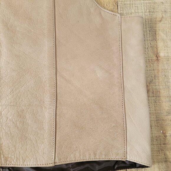 Unik Tan Leather Riding Vest - Picture 11 of 15